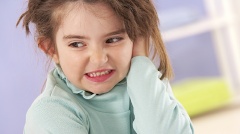 Боль в ушах у детей - причины, диагностика и лечение